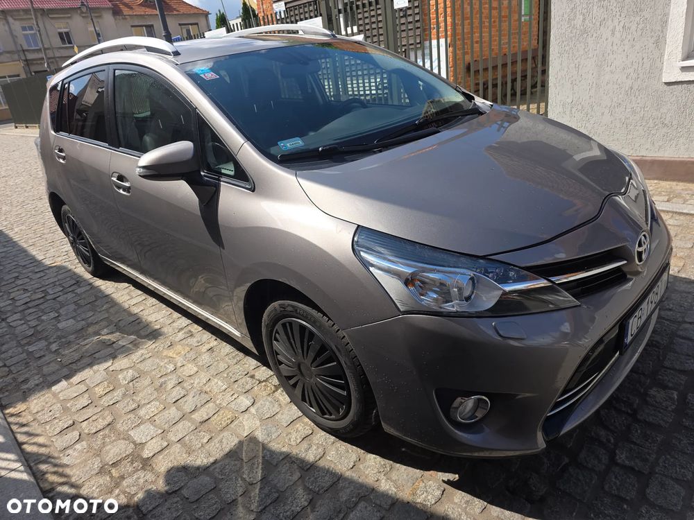 Toyota Verso 1.8 Prestige 7os - 1