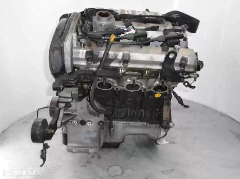 MOTOR COMPLETO KIA CARNIVAL II 2001 -K5 - 2