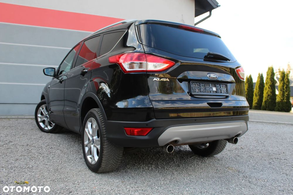 Ford Kuga 2.0 TDCi 2x4 Titanium - 4