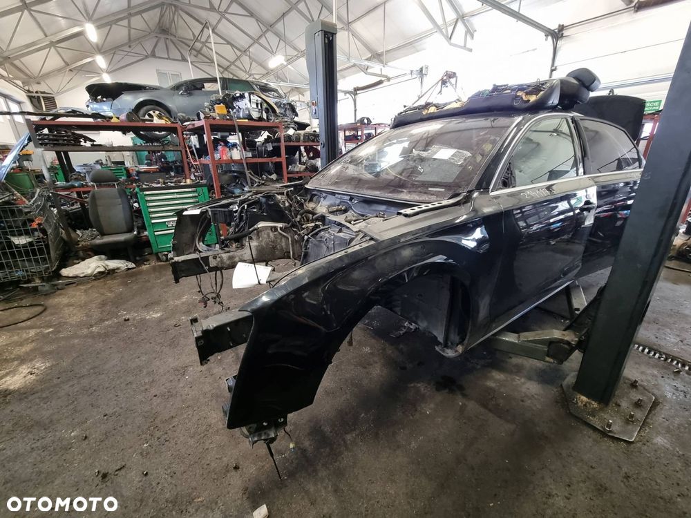 ĆWIARTKA LEWA PRZÓD AUDI A8 D4 LZ9Y - 1