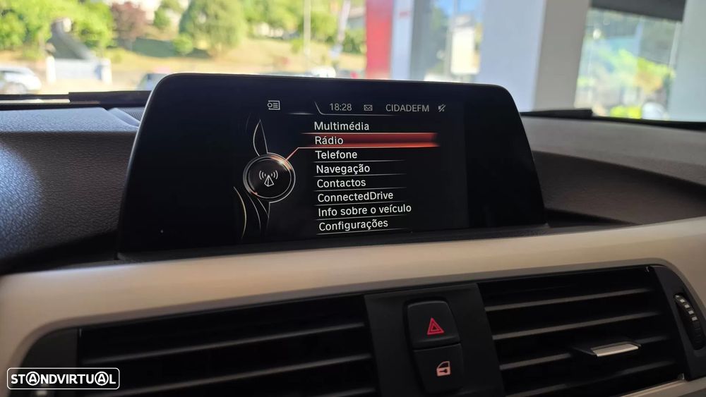 BMW 318 d Line Luxury Auto - 40