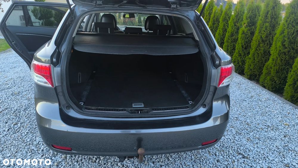 Toyota Avensis 1.8 Sol NAVI MS - 12