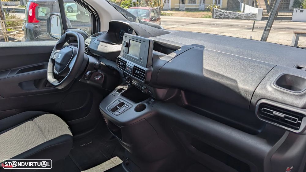 Peugeot e-Rifter 50 kWh Standard Active Pack - 17