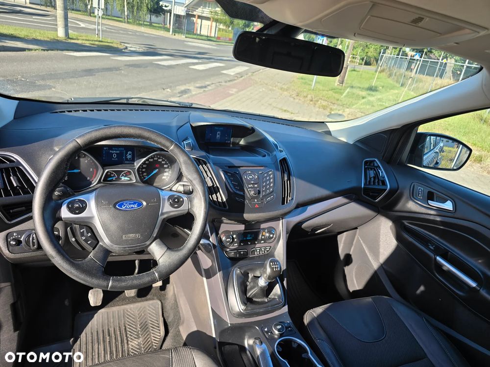 Ford Kuga 2.0 TDCi 2x4 Titanium - 19
