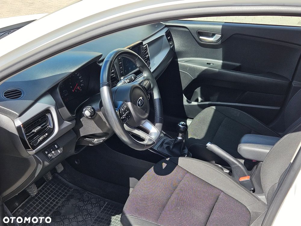 Kia Rio 1.2 L - 16