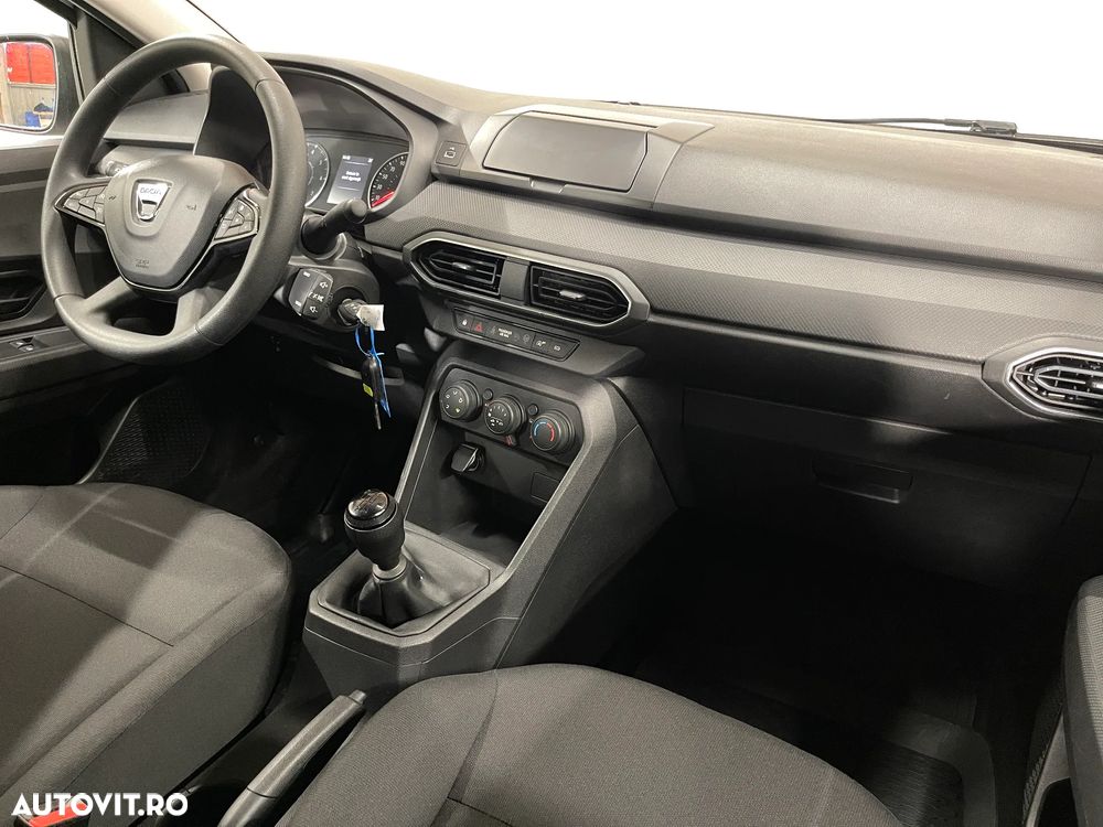 Dacia Logan TCe 90 Essential - 9