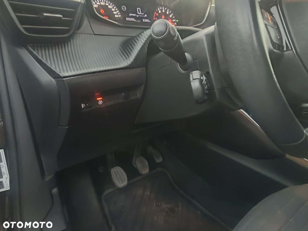 Peugeot 2008 PureTech 100 Business - 18