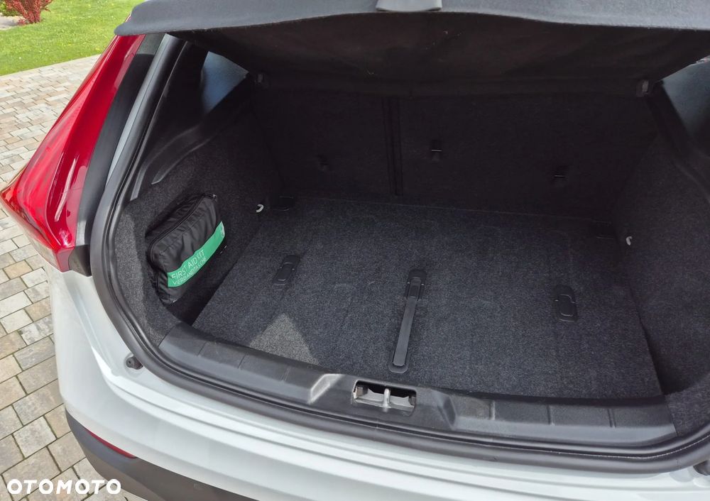 Volvo V40 Cross Country T3 Geartronic Momentum - 12