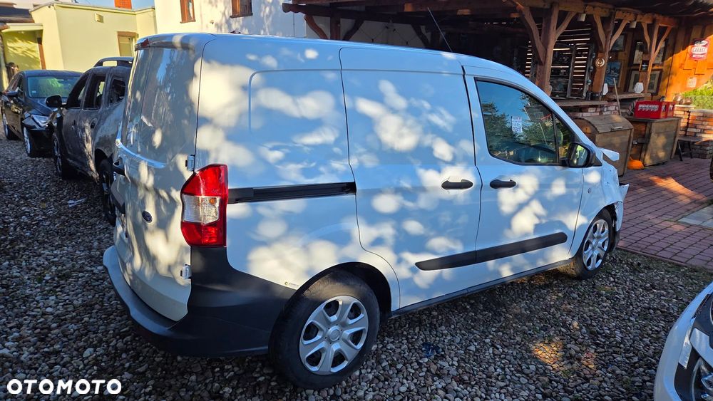 Ford Transit Courier - 2