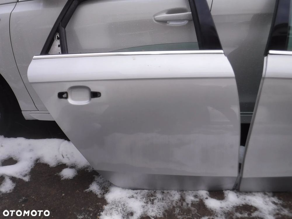 Audi A4 B8 drzwi sedan tyl LX7W szyba prawe lewe - 1