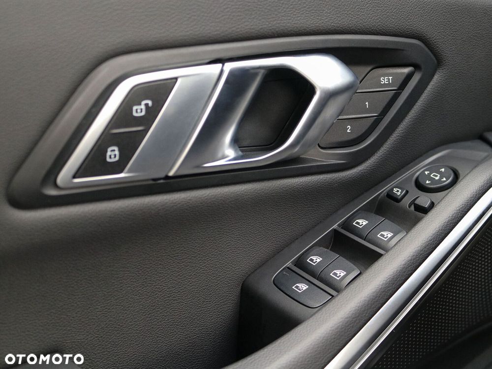 BMW Seria 3 - 21