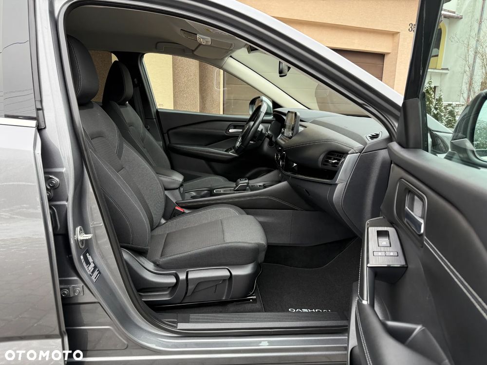 Nissan Qashqai 1.3 DIG-T N-Connecta DCT - 24