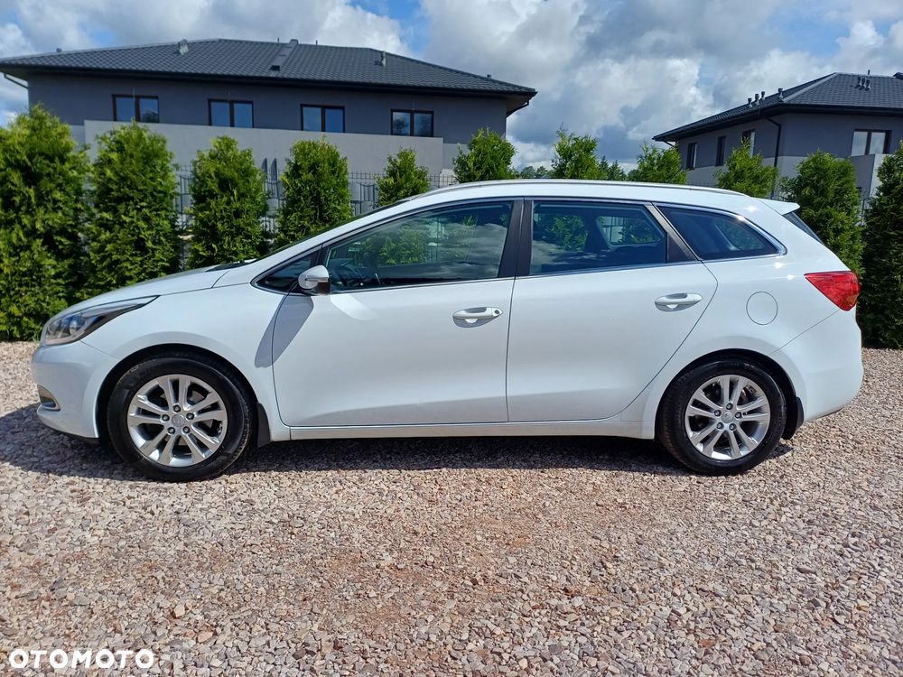 Kia Ceed 1.6 CRDi 128 Dream Team Edition - 13