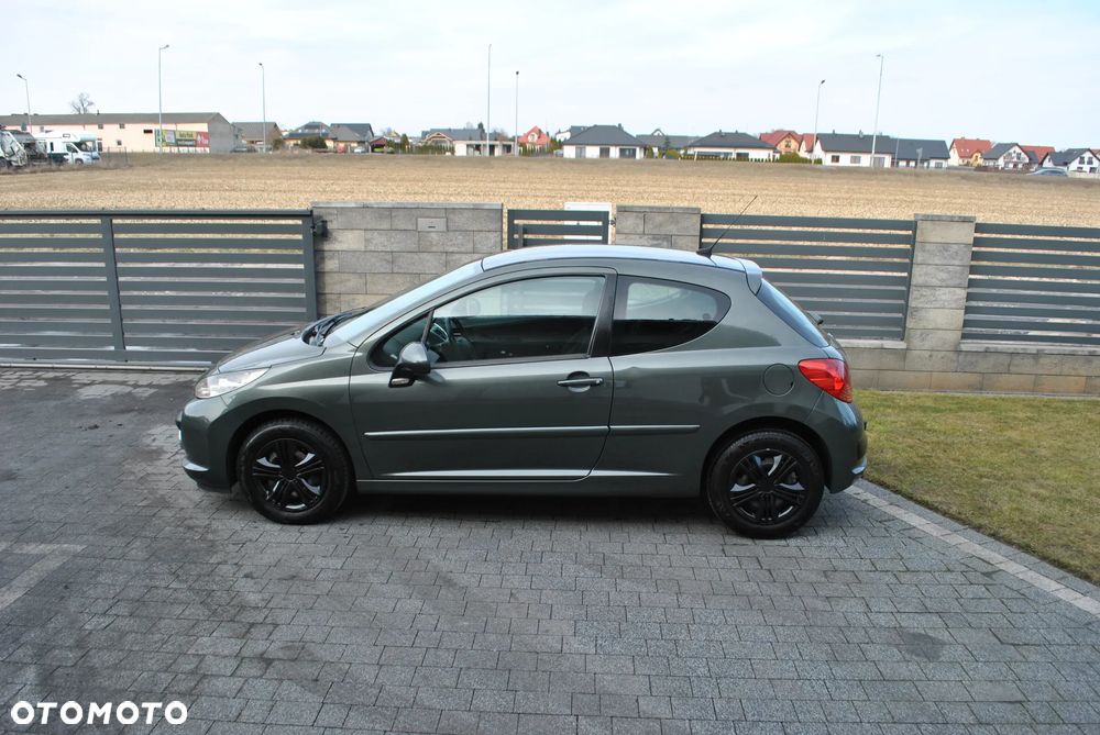 Peugeot 207 1.4 16V U Move - 11