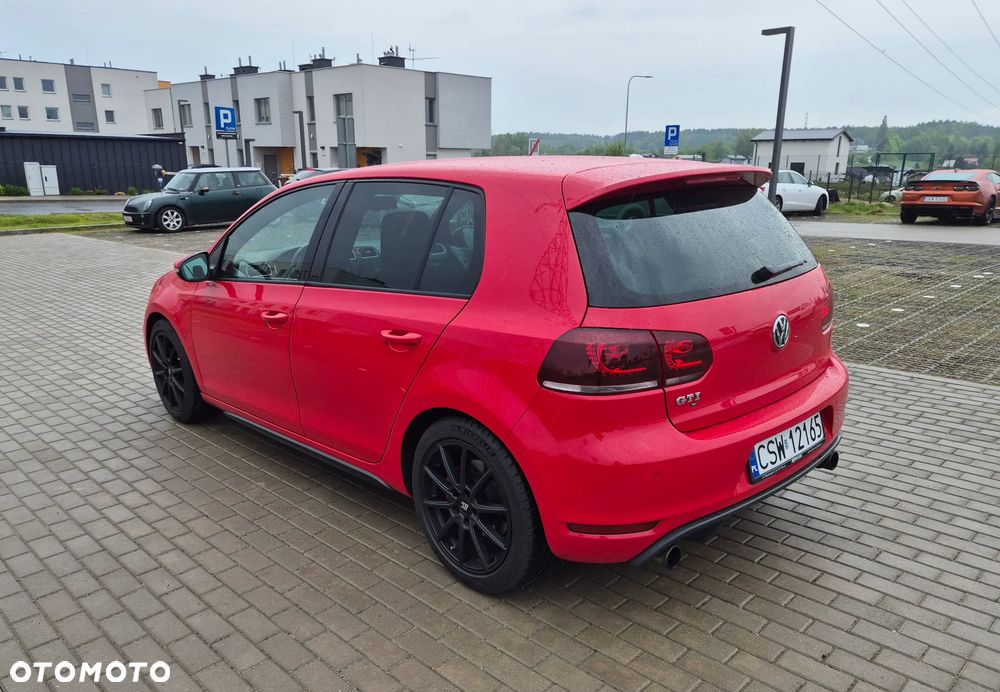 Volkswagen Golf 2.0 GTI - 2