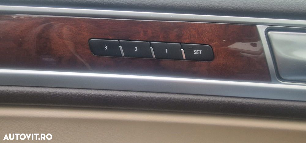 Volkswagen Touareg 3.0 V6 TDI SCR Blue Motion DPF Automatik Executive Edition - 30