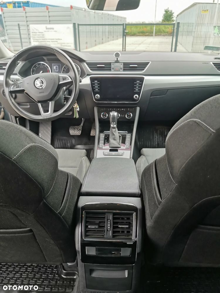 Skoda Superb 1.5 TSI ACT Ambition DSG - 19