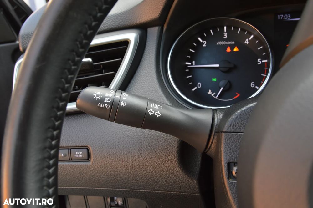Nissan Qashqai 1.6 DCI Xtronic ACENTA - 27