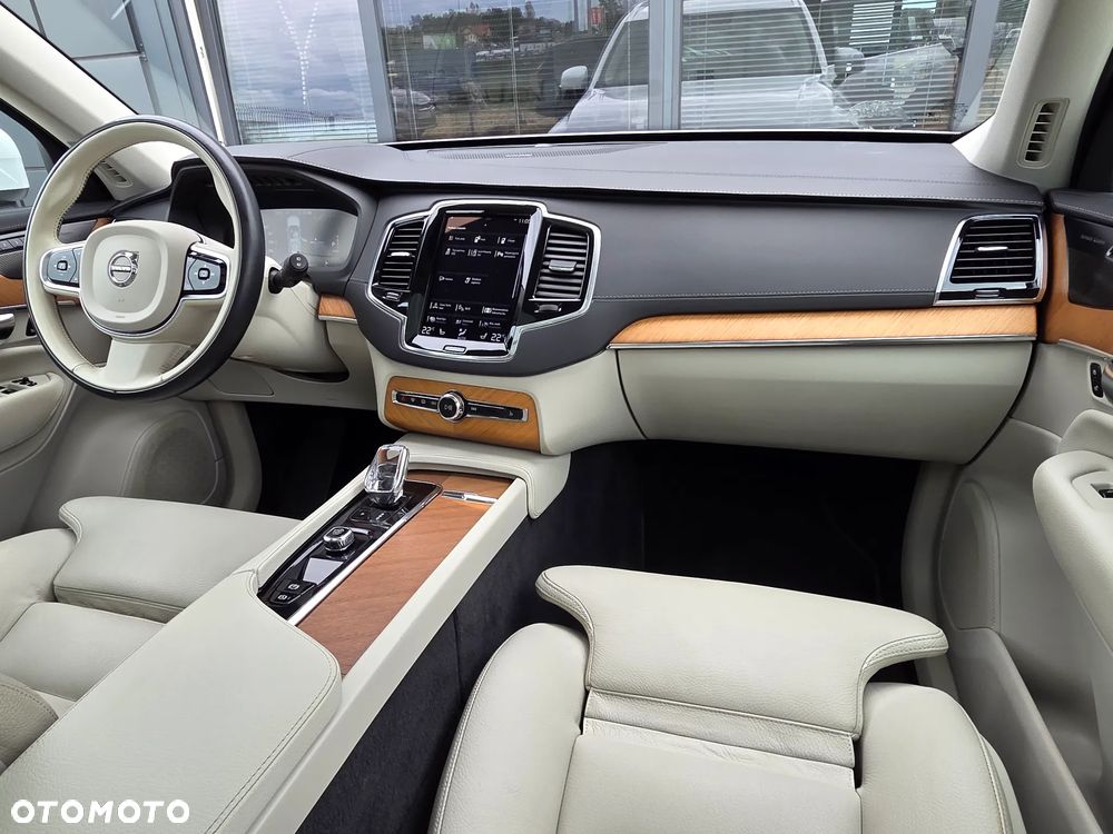 Volvo XC 90 - 37