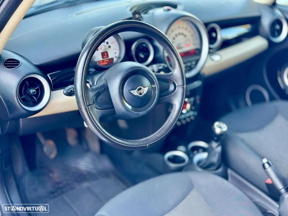 MINI 3 Portas One D - 10