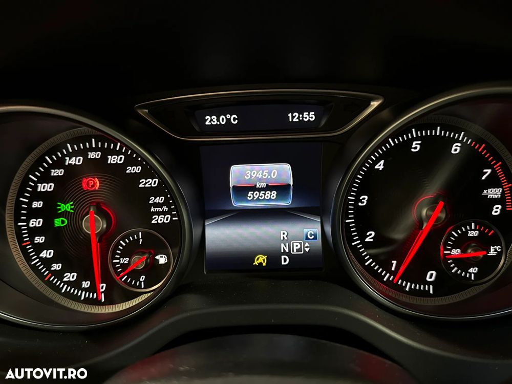 Mercedes-Benz GLA - 11