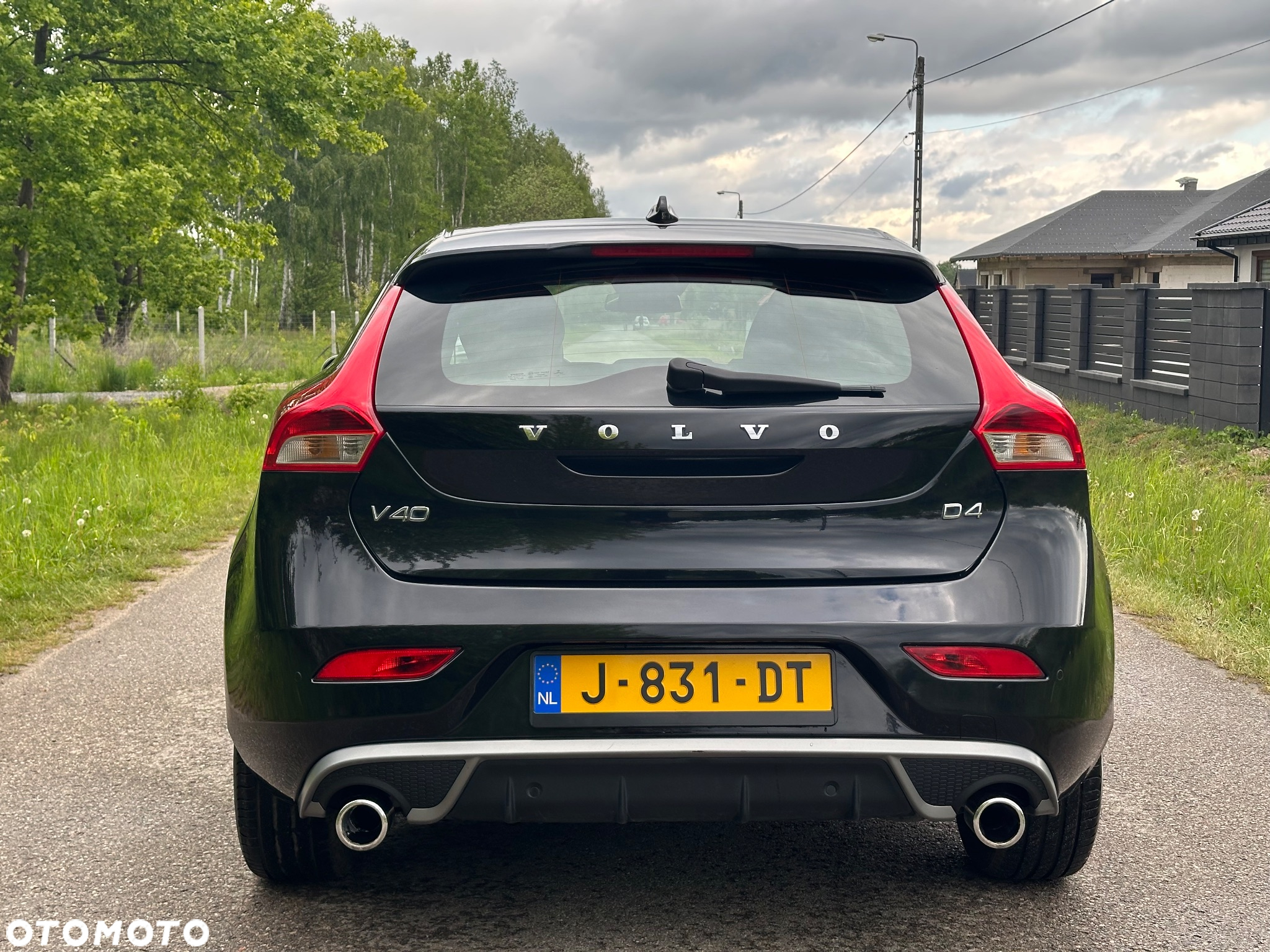 Volvo V40 D4 Drive-E R-Design Momentum - 16