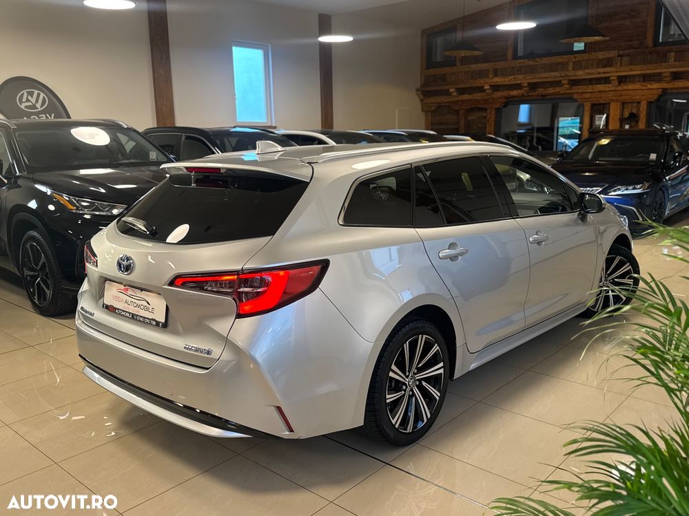 Toyota Corolla 1.8 Hybrid Team Deutschland - 4