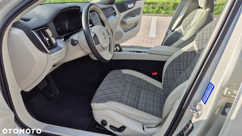 Volvo V60 B4 D Momentum Pro - 7