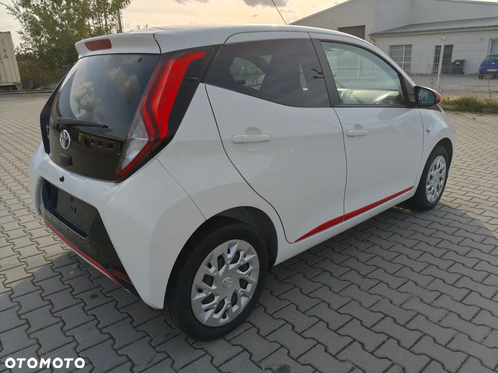 Toyota Aygo x.shift x-play connect - 6