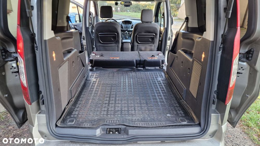 Ford Tourneo Connect Grand - 12