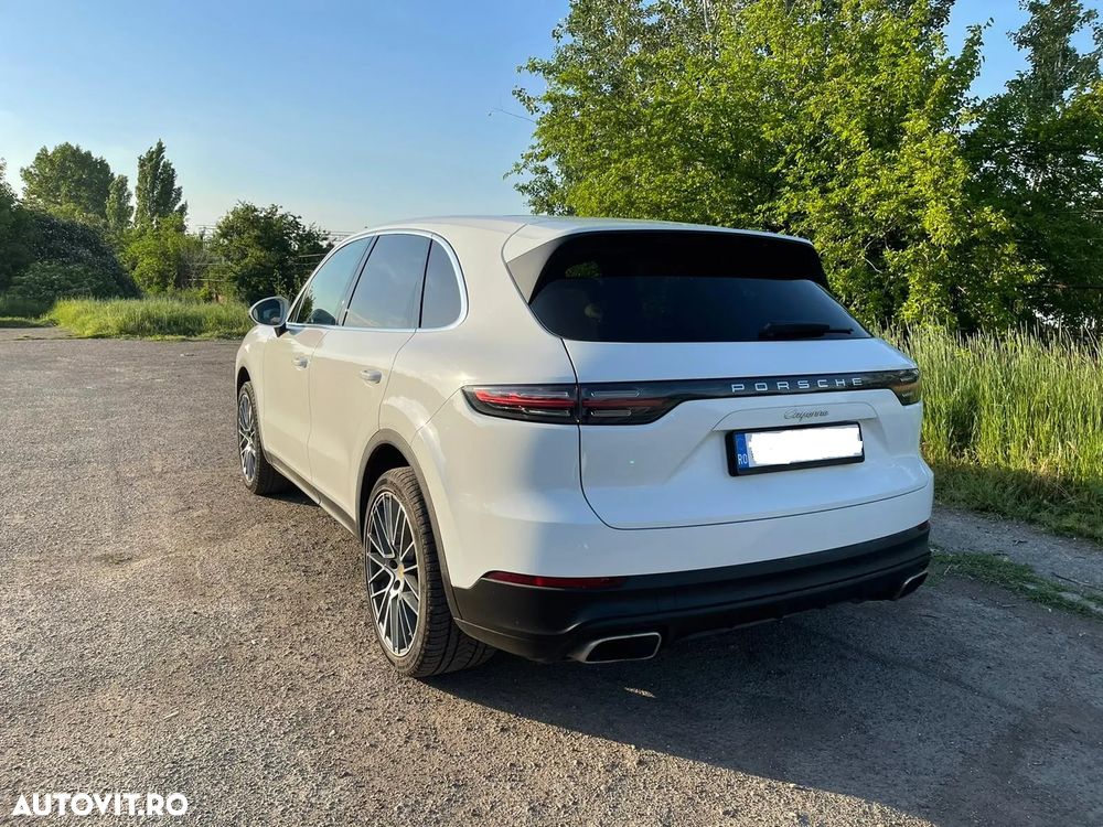 Porsche Cayenne - 4