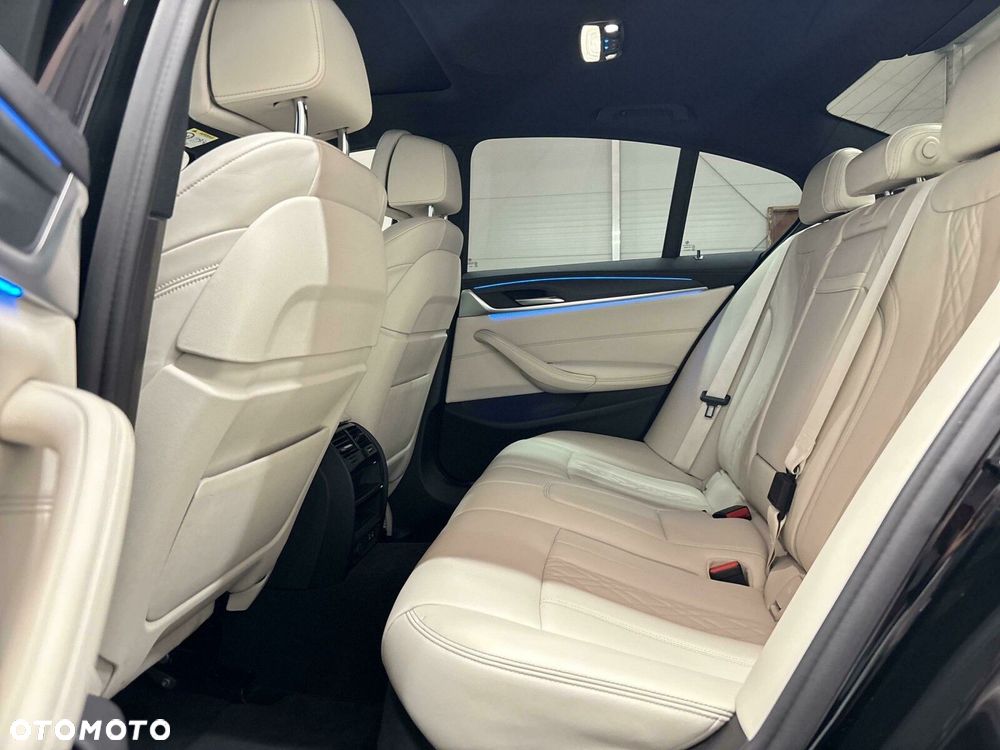 BMW Seria 5 520i mHEV M Sport sport - 11