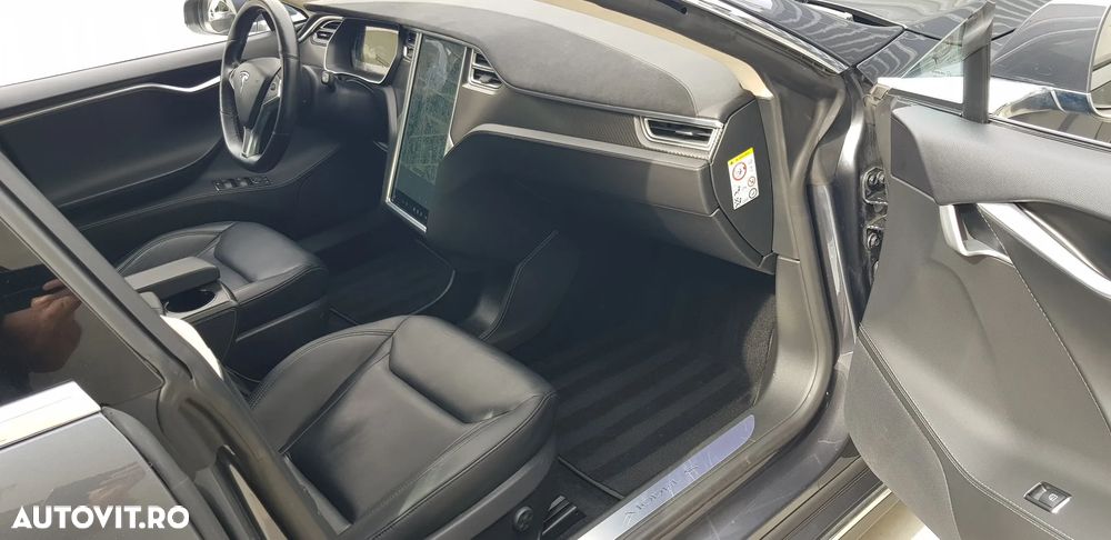 Tesla Model S Dual Motor Allradantrieb Performance - 15
