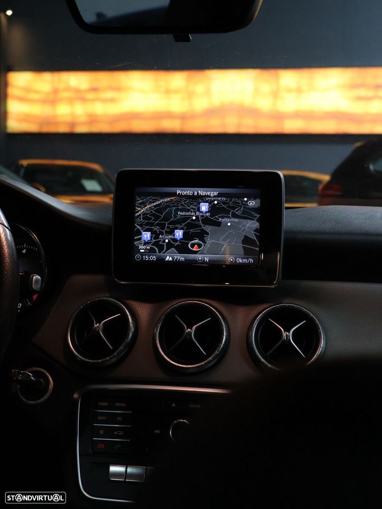 Mercedes-Benz CLA 180 d Shooting Brake Urban Aut. - 17