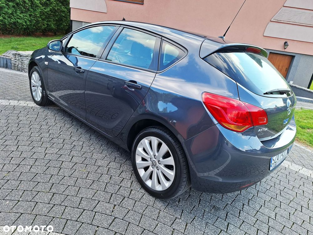 Opel Astra - 1