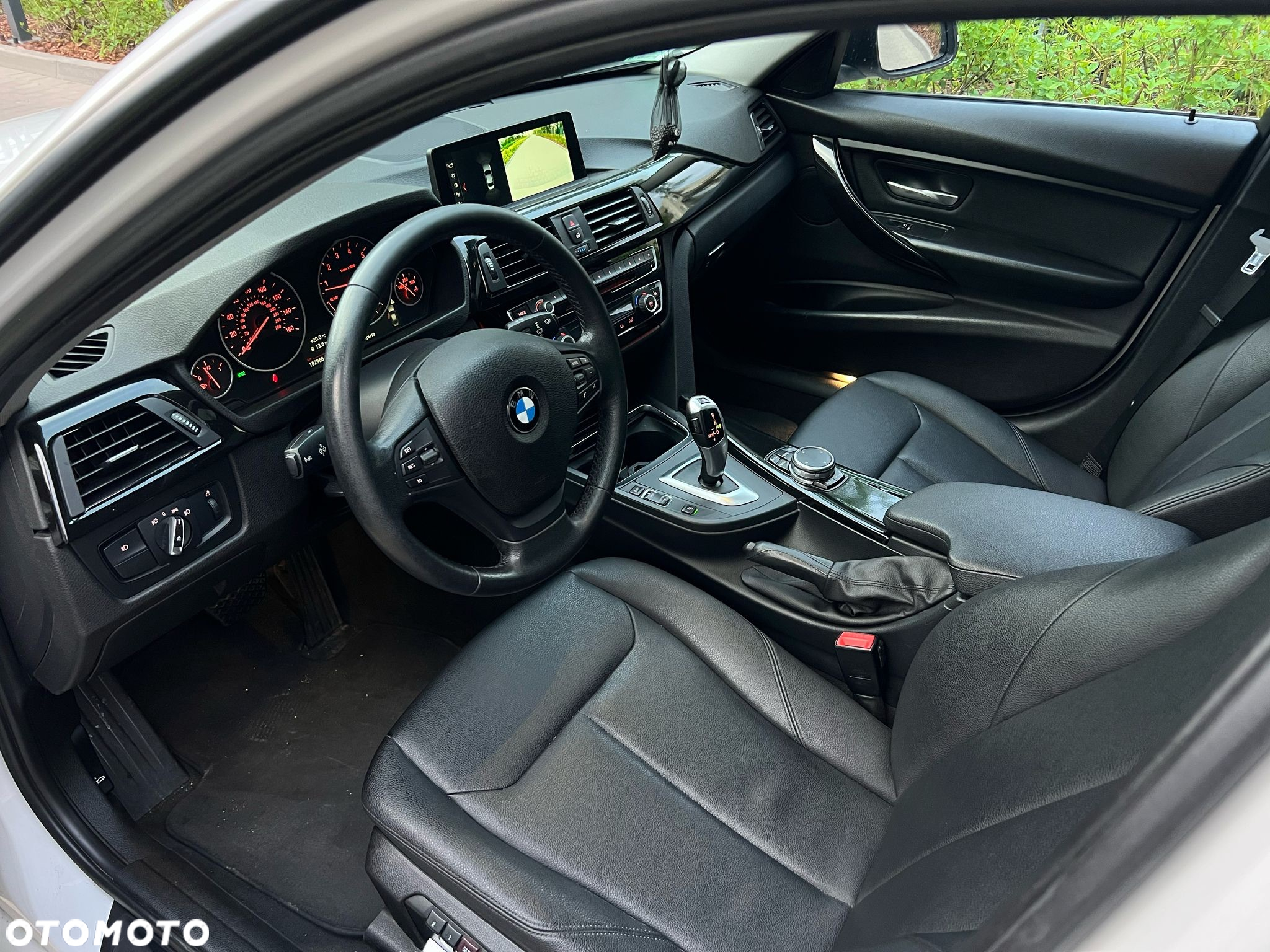 BMW Seria 3 320i - 15