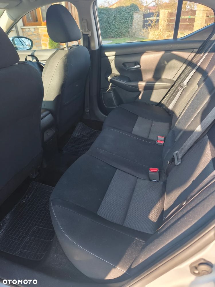 Nissan Sentra - 12