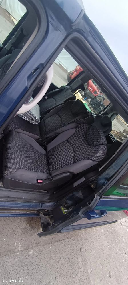 Fiat Ulysse 2.0 16V Active - 29