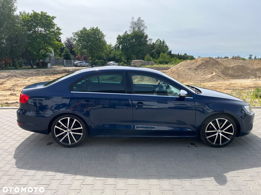 Volkswagen Jetta 2.0 TSI Highline - 2