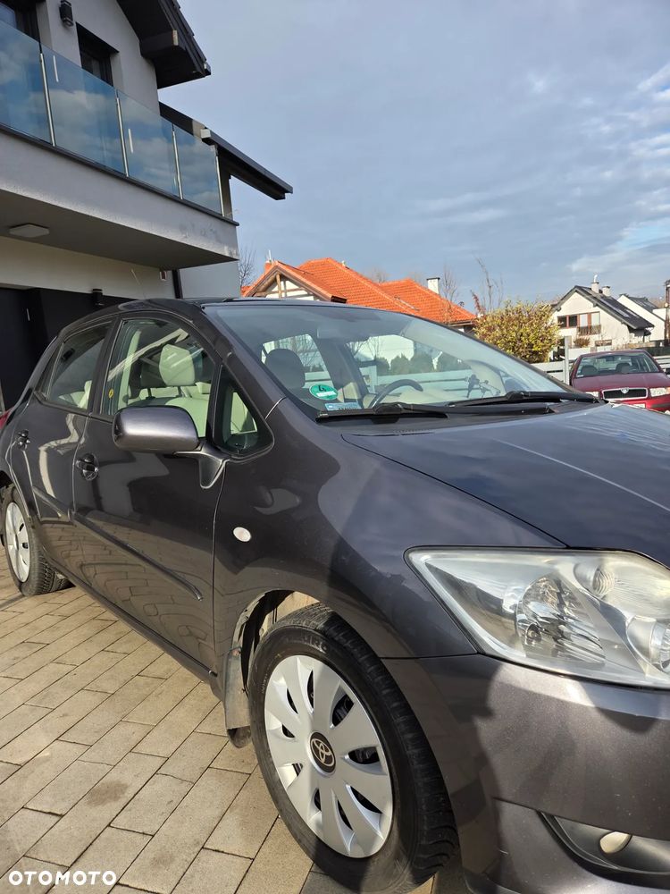 Toyota Auris 2.0 D-4D Sol - 10