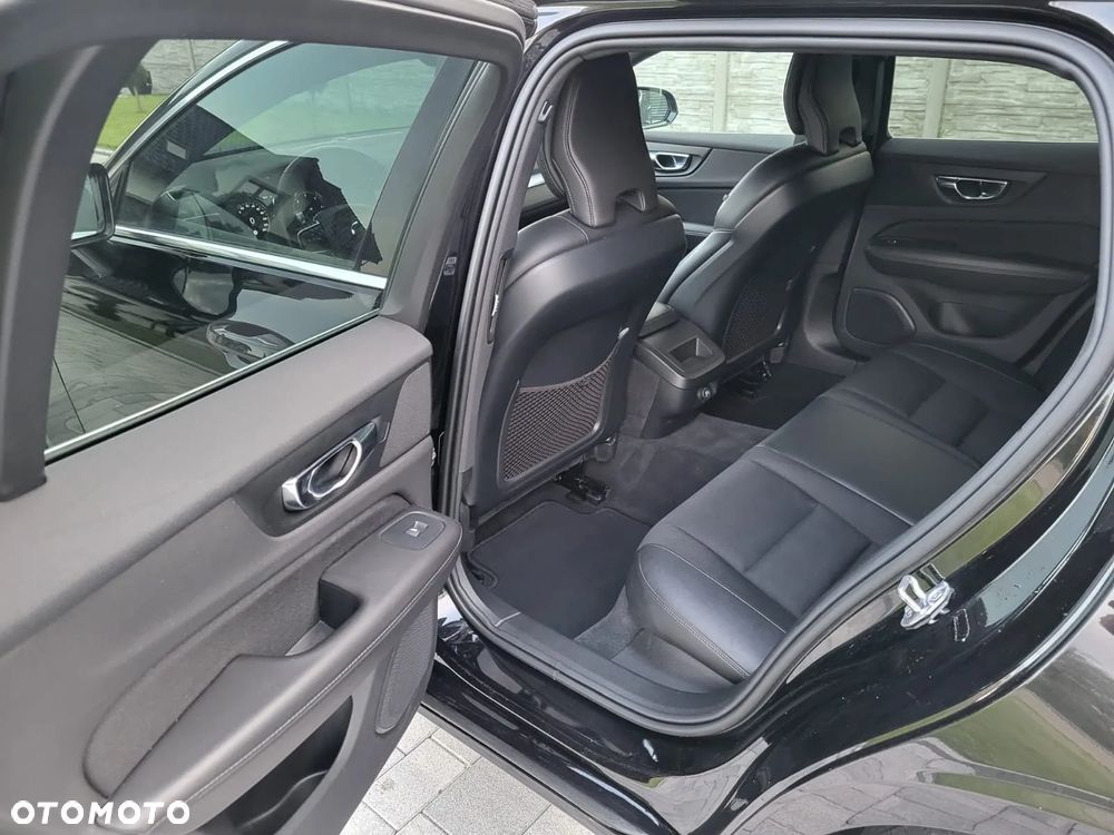 Volvo V60 D3 Momentum - 26