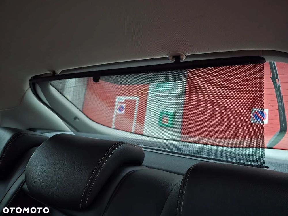 Renault Laguna 2.0 dCi FAP Initiale - 32