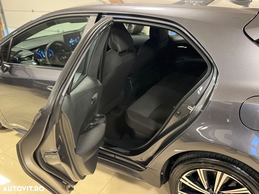 Toyota Corolla 1.8 HSD Dynamic - 9