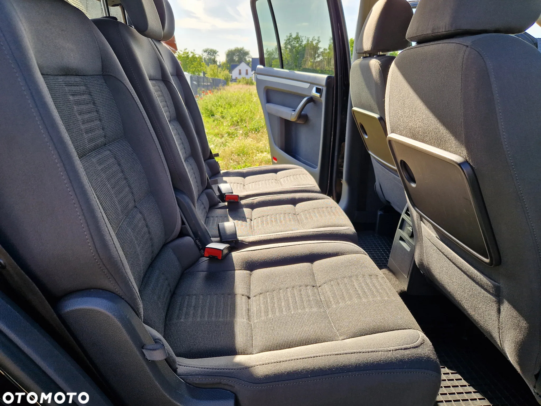 Volkswagen Touran 2.0 TDI DPF Highline DSG - 18