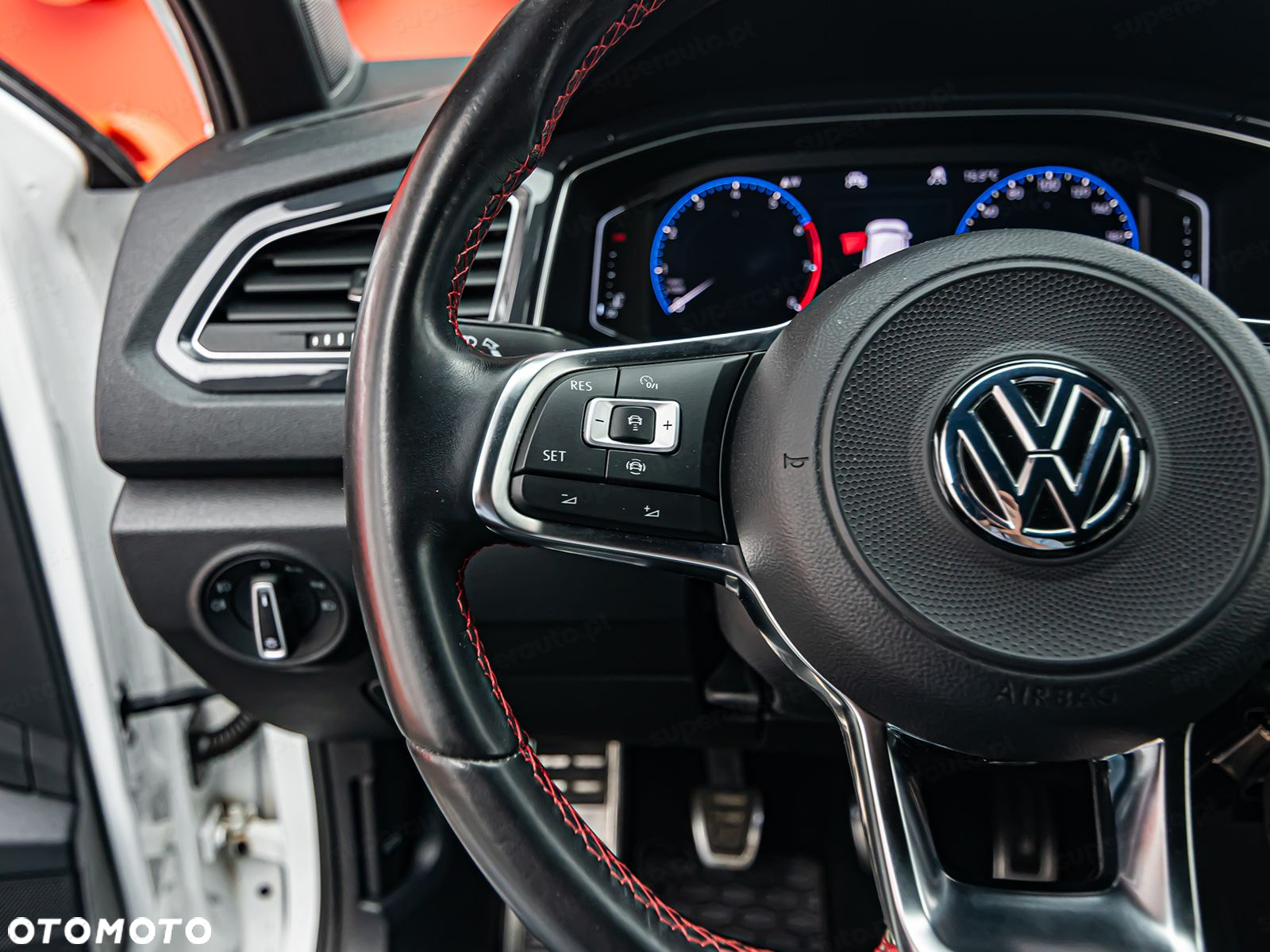 Volkswagen T-Roc 1.5 TSI ACT Premium - 13