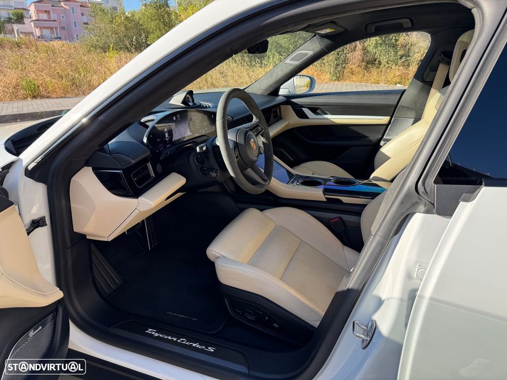 Porsche Taycan Turbo S - 15