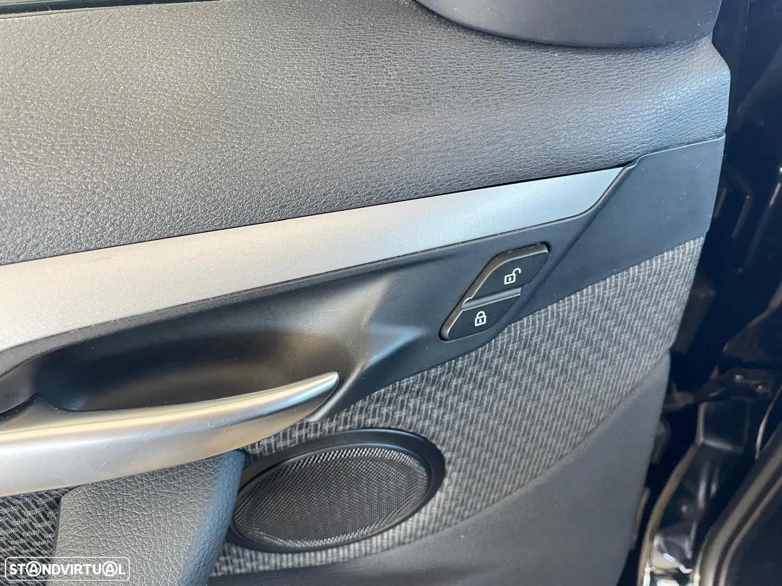 BMW X1 16 d sDrive Advantage - 26