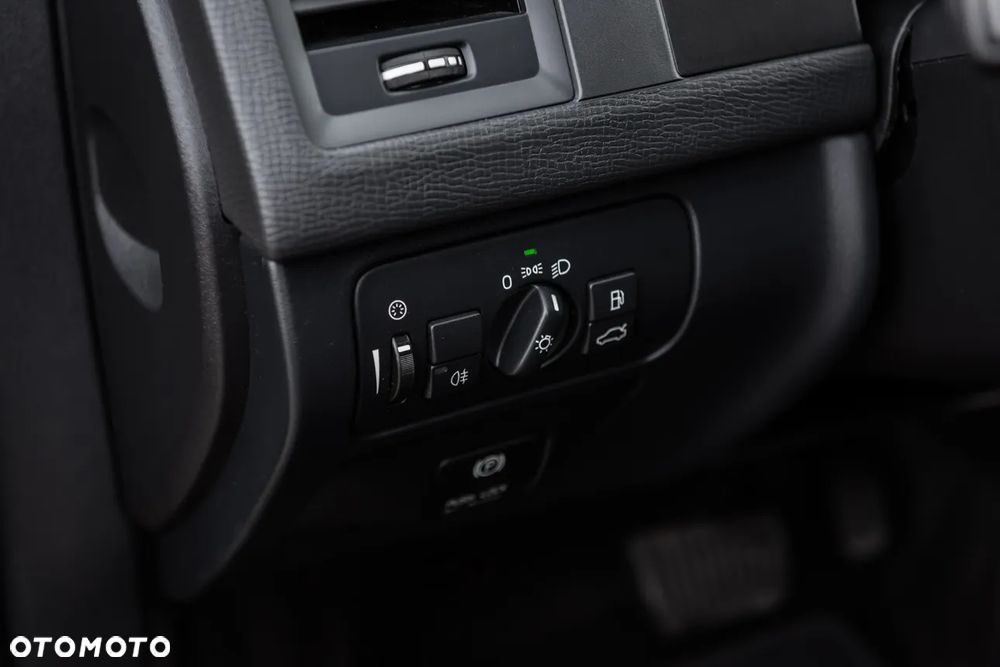 Volvo XC 60 2.4D AWD Momentum - 18