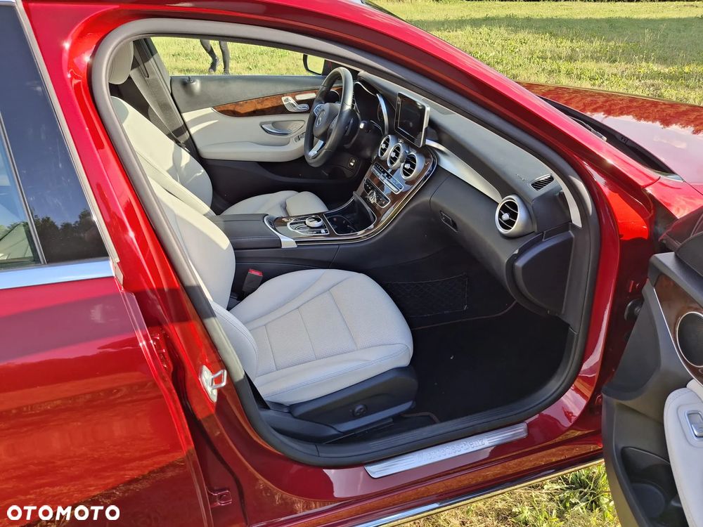 Mercedes-Benz Klasa C 300 7G-TRONIC - 4