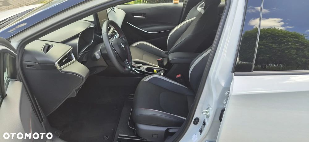 Toyota Corolla 1.8 Hybrid GR Sport Dynamic - 14